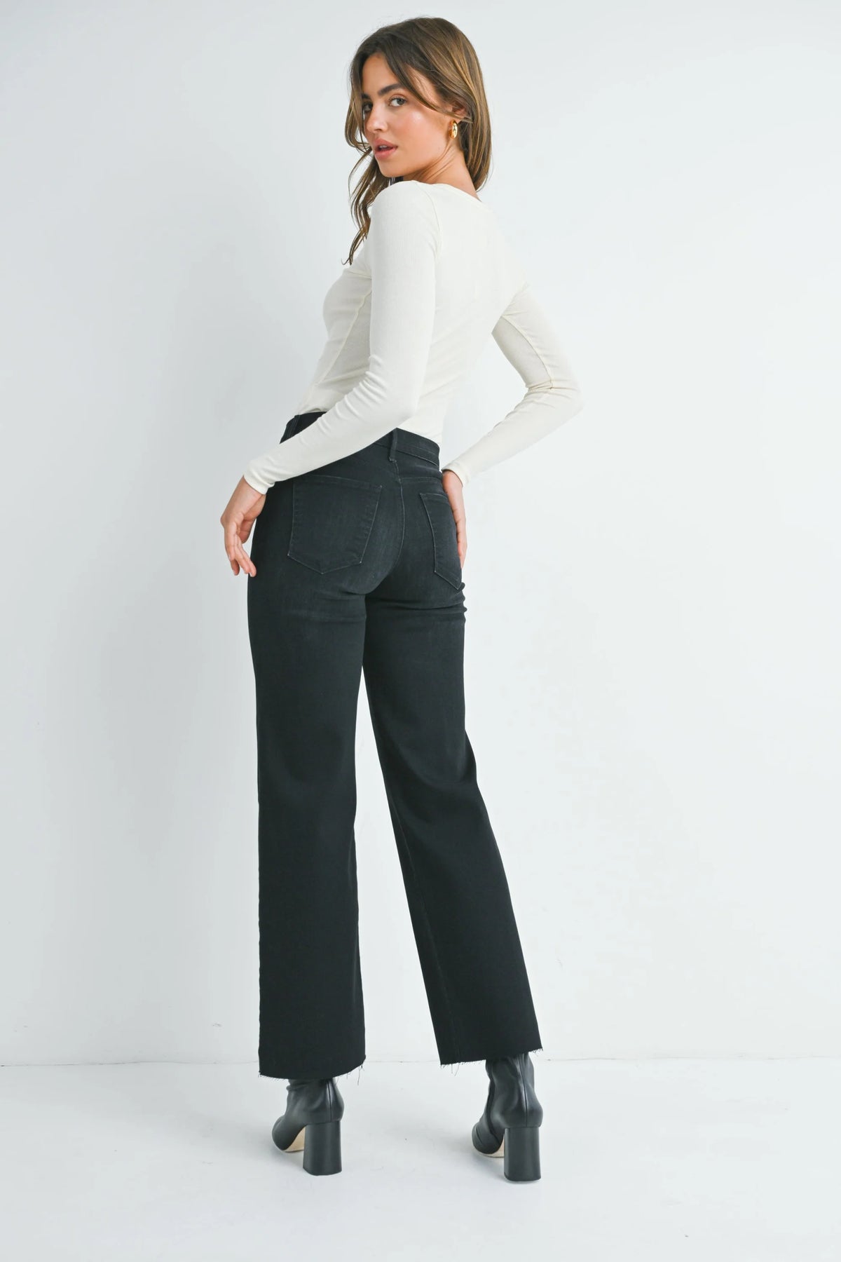 Slim palazzo denim pants with pockets and chunky heel boots