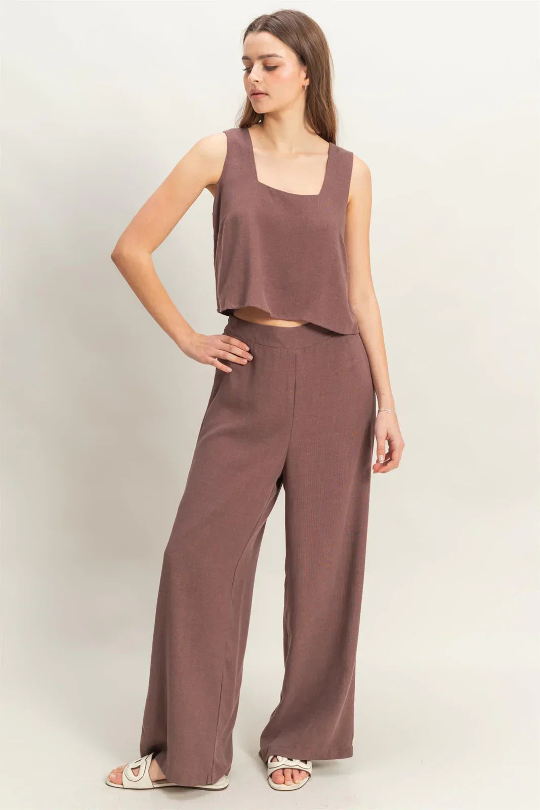 Brown two-piece pantsuit in wide cut, perfect for women’s boho chic clothing at Shop Daisy