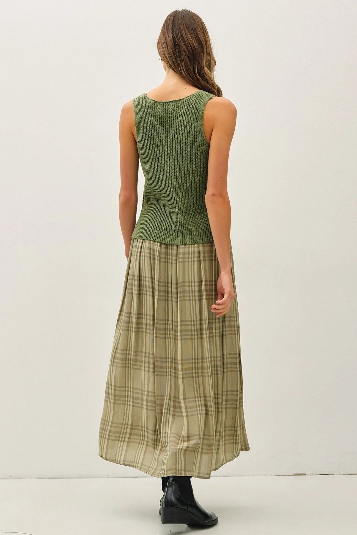 Plaid printed pleats midi skirt in muted green and brown tones for stylish fashion