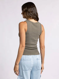 Sleeveless gray tank top worn by a person showcasing the Edlin Basic Tank style