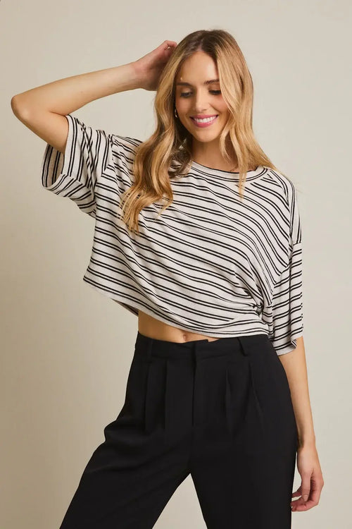 Womenās boho chic clothing striped cropped top with round neck and short sleeves