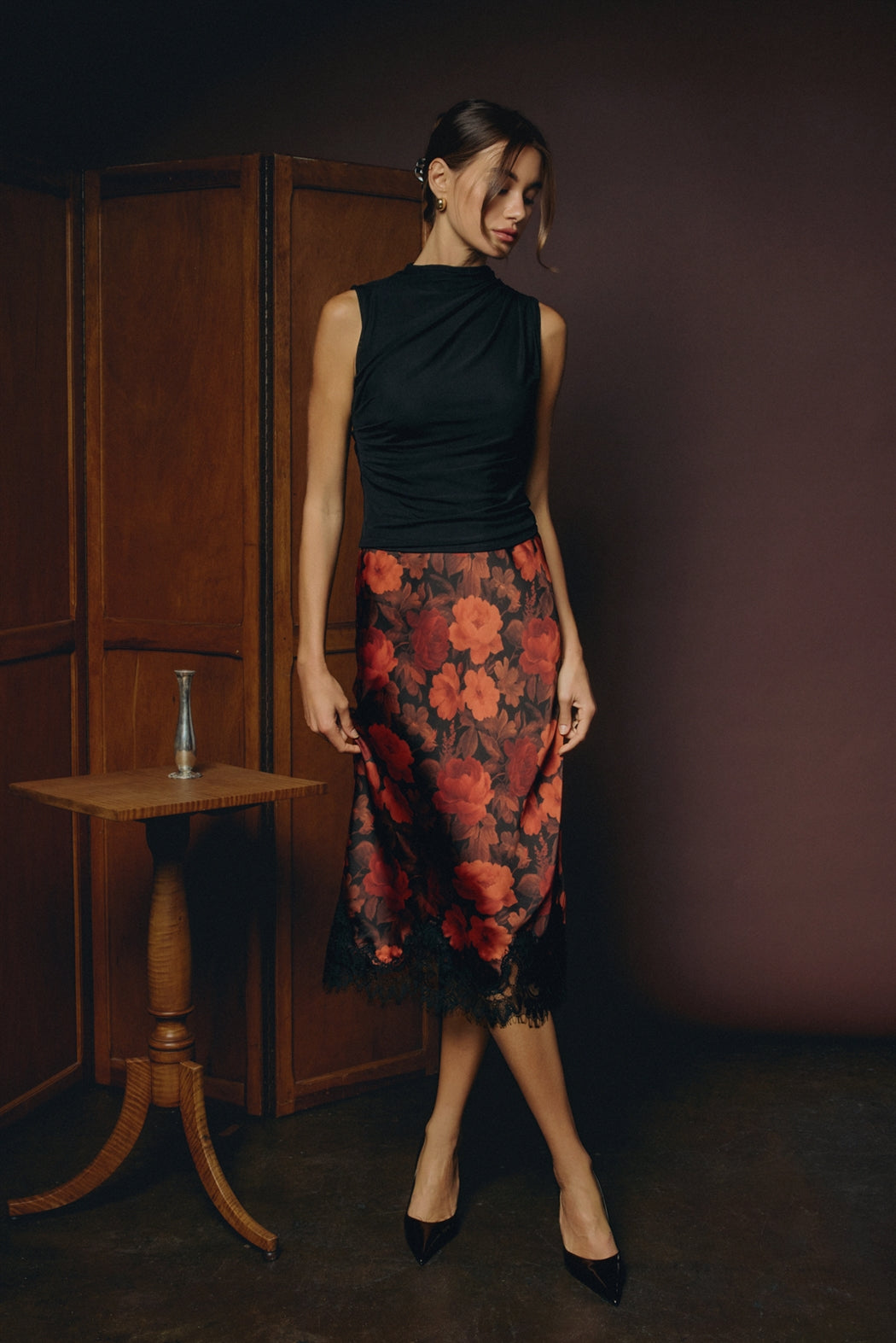 FLORAL SATIN LACE HEM PENCIL SKIRT