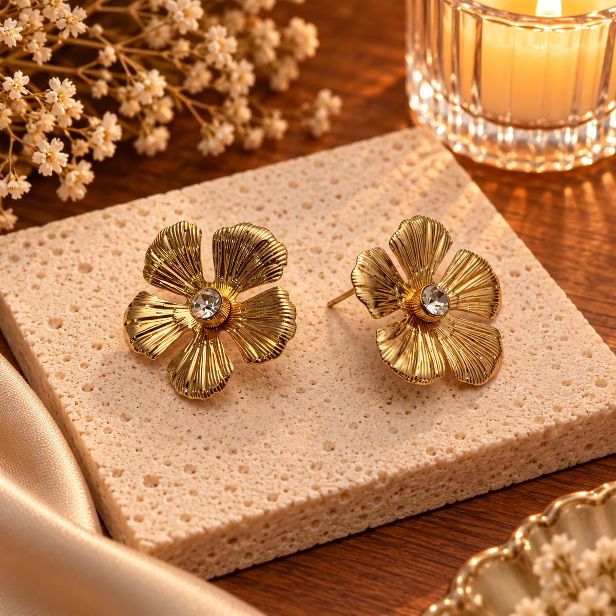 METAL RHINESTONE FLOWER EARRINGS
