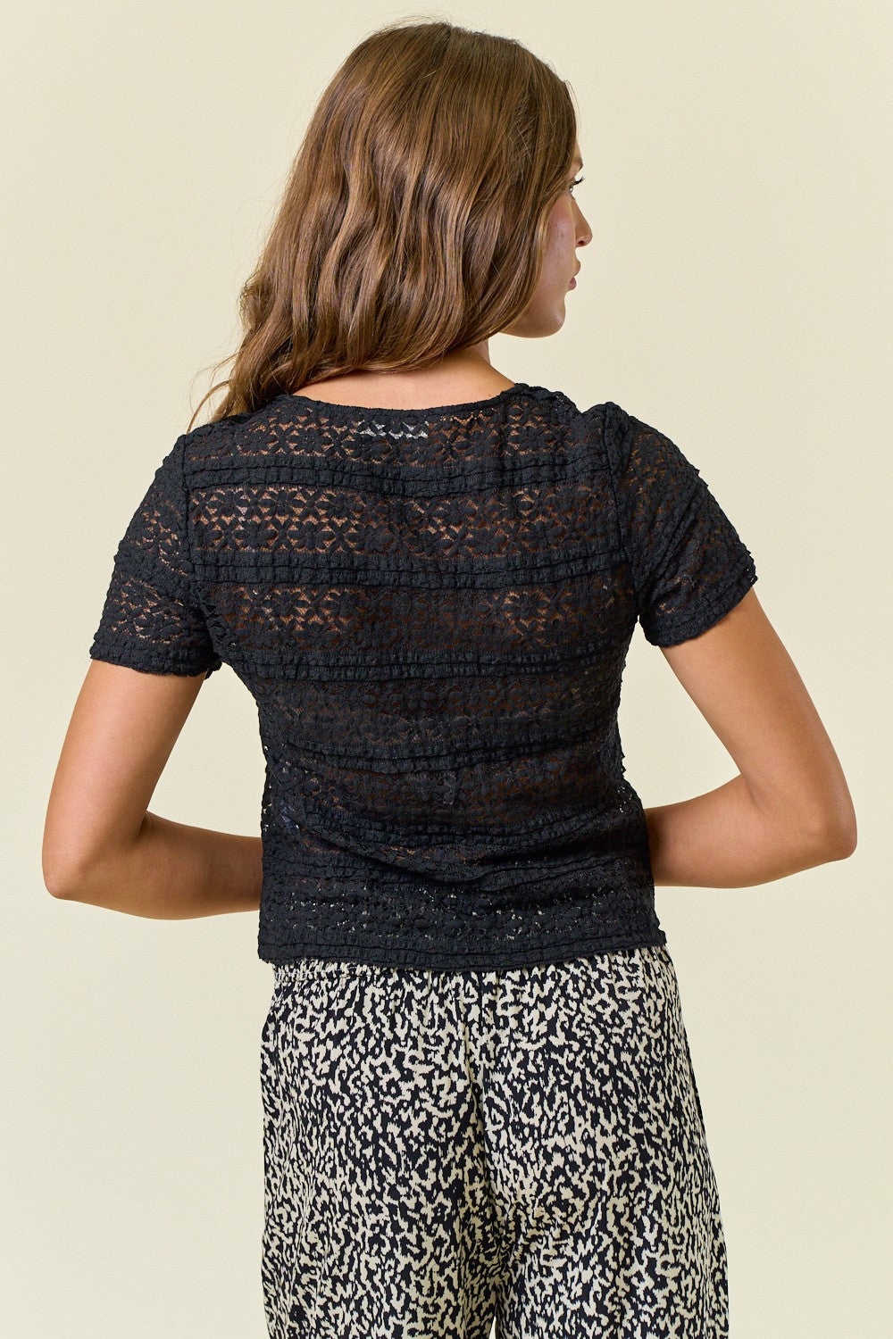 RUFFLE STRETCH LACE FITTED TOP