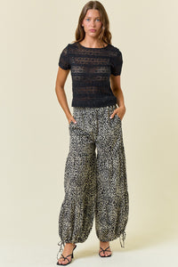 RUFFLE STRETCH LACE FITTED TOP
