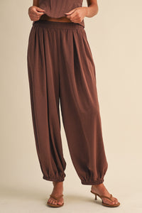 SATIN-LIKE STRUCTURE  BALLOON PANTS