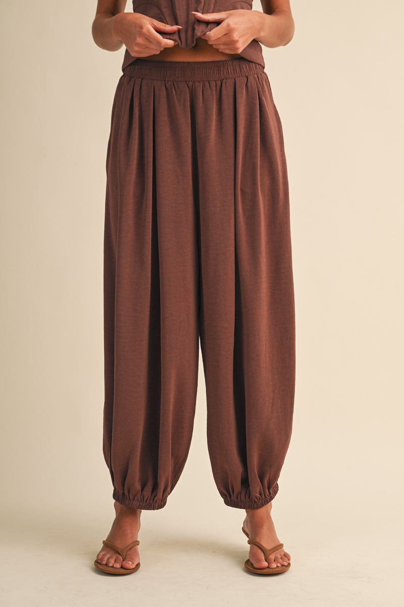 SATIN-LIKE STRUCTURE  BALLOON PANTS