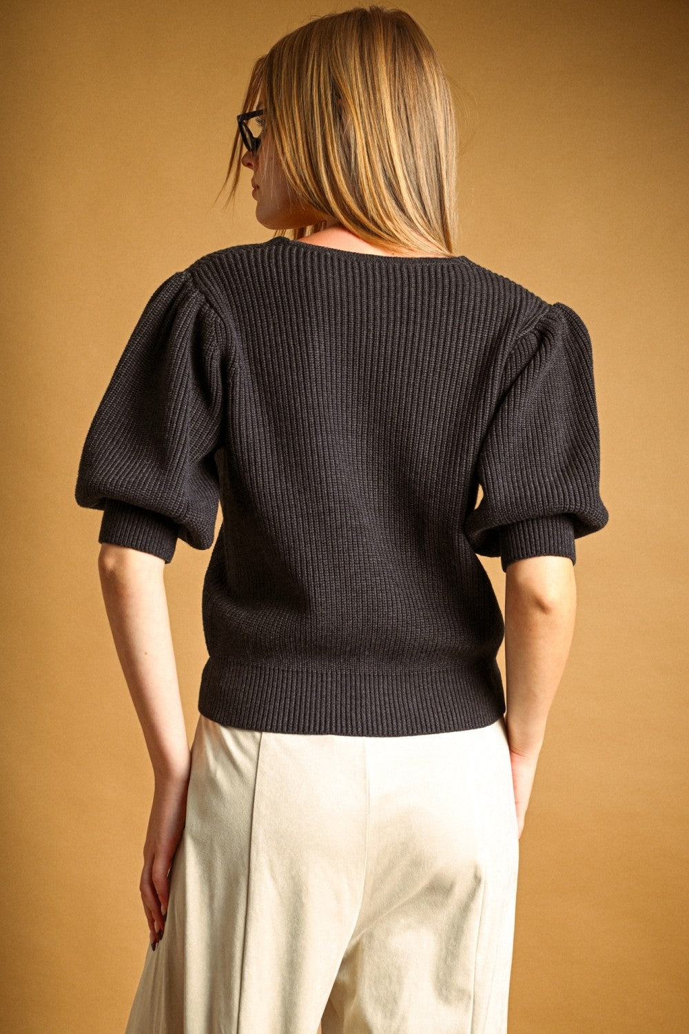 V-NECK WITH SHORT PUFF SLEEVE KNIT SWEATER