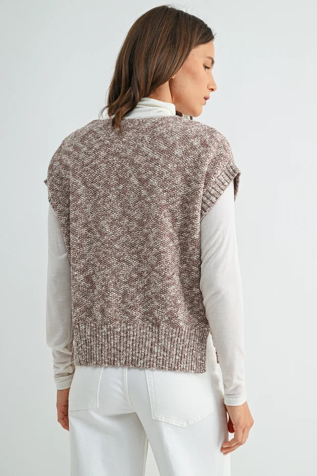 V-NECK KNITTED TOP WITH SHORT SLEEVES