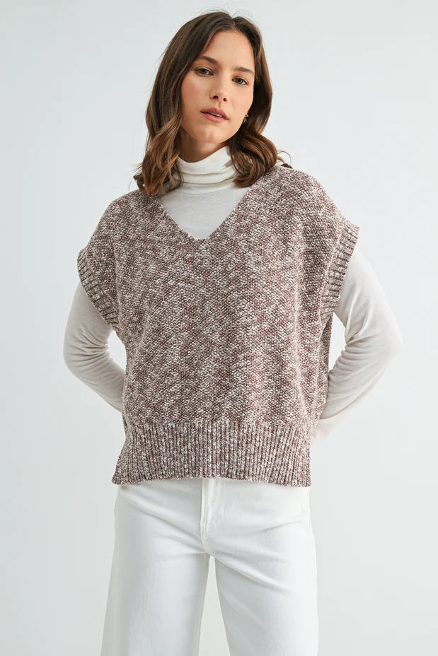 V-NECK KNITTED TOP WITH SHORT SLEEVES