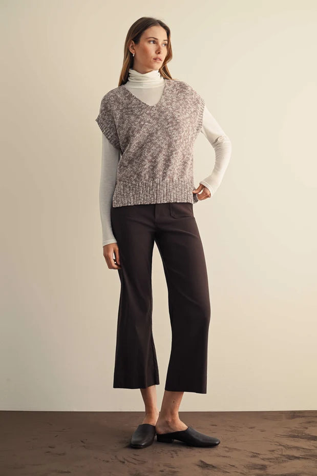 V-NECK KNITTED TOP WITH SHORT SLEEVES