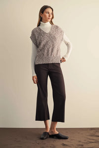 V-NECK KNITTED TOP WITH SHORT SLEEVES