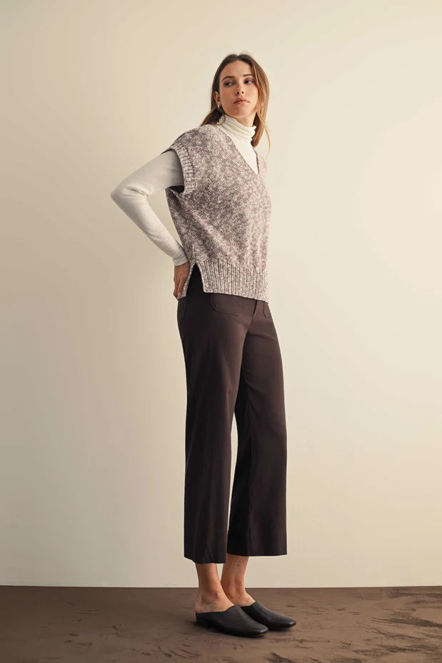 V-NECK KNITTED TOP WITH SHORT SLEEVES