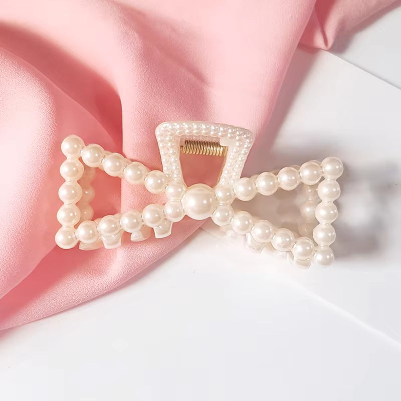 PEARL CLAW HAIR CLIP