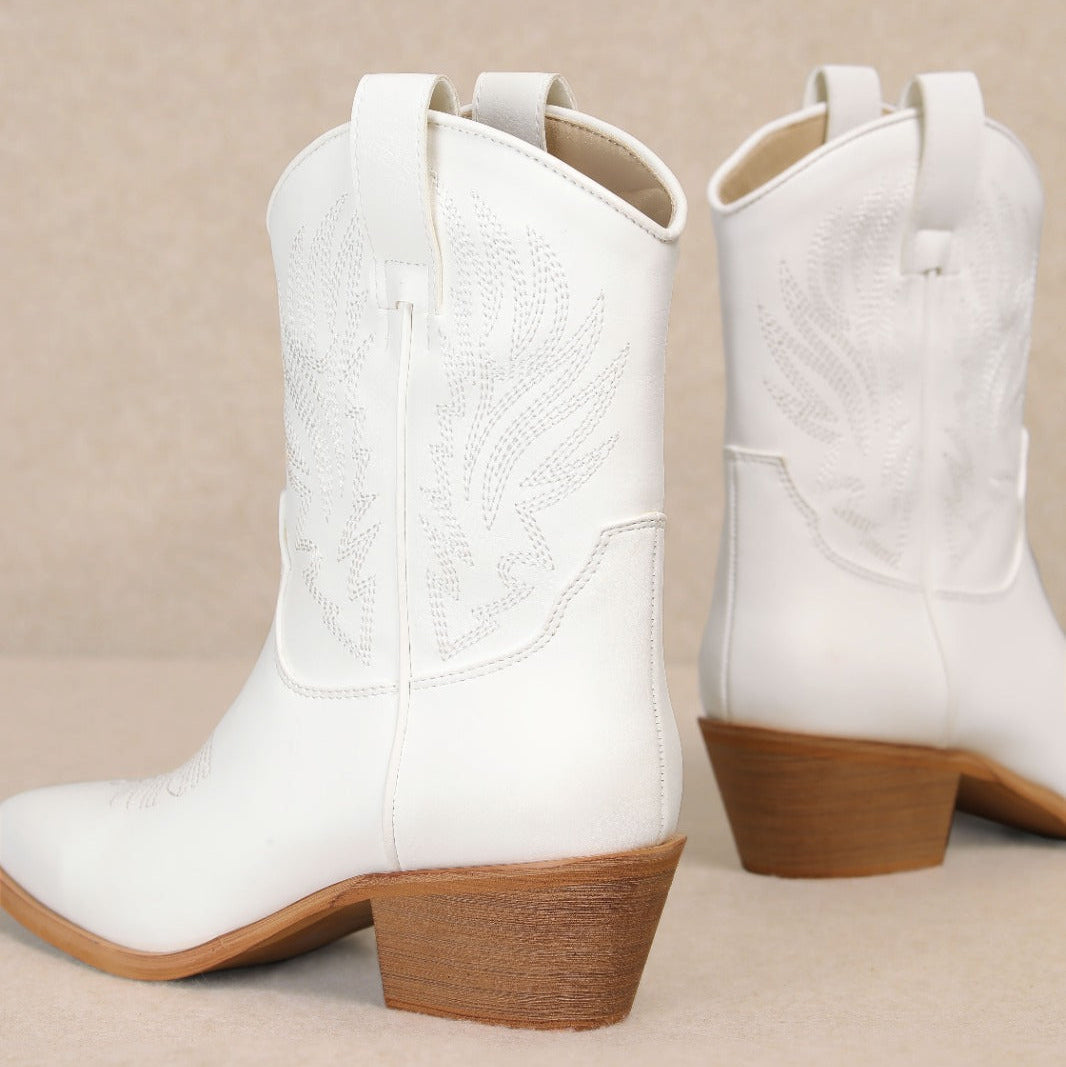CLAIRE WHITE EMBROIDERED WESTERN COWGIRL BOOTIES