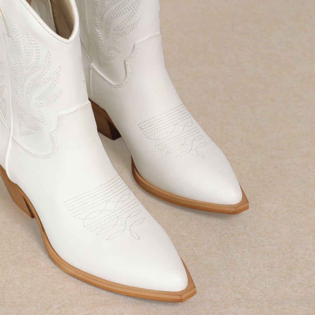 CLAIRE WHITE EMBROIDERED WESTERN COWGIRL BOOTIES