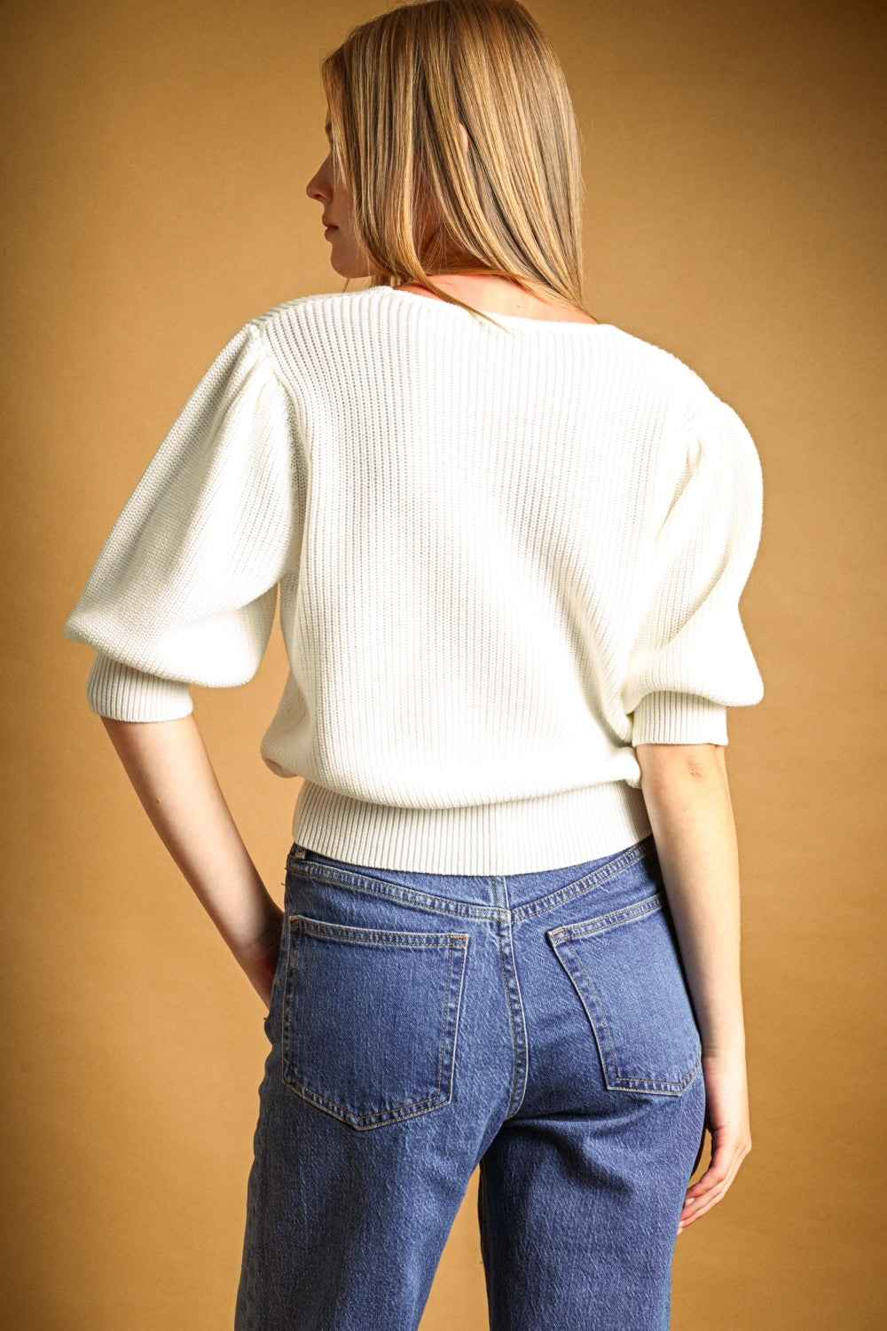 V-NECK WITH SHORT PUFF SLEEVE KNIT SWEATER