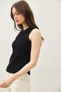 Fitted ribbed tank top in black sleeveless knit design