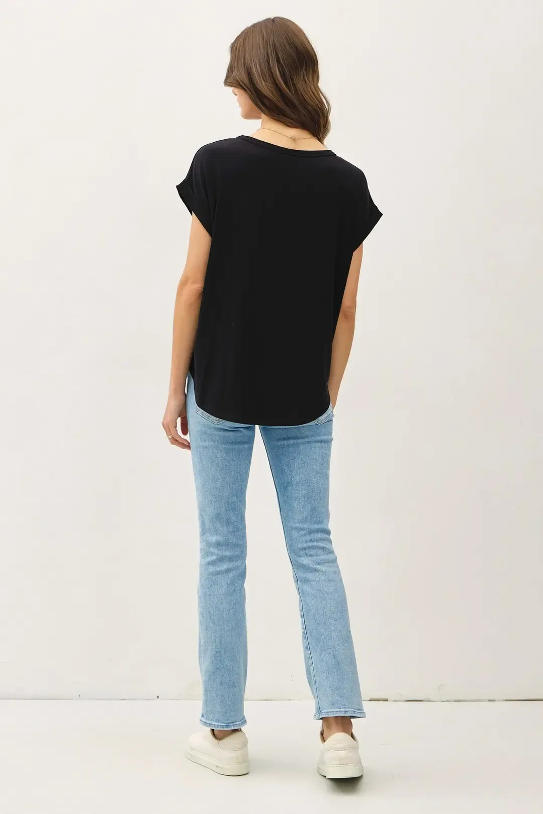 Black bamboo round neck cap sleeve basic top with relaxed fit and short sleeves for casual wear