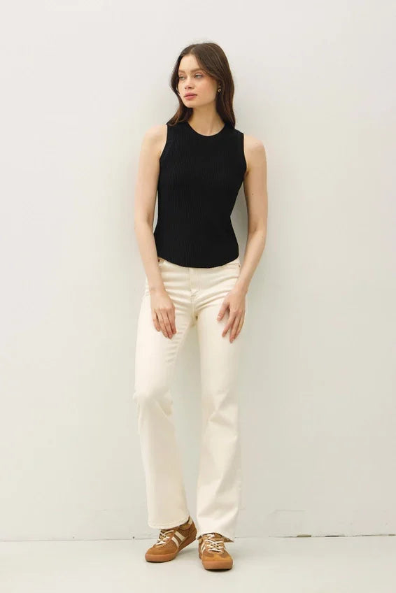 Black fitted ribbed tank top in sleeveless knit design