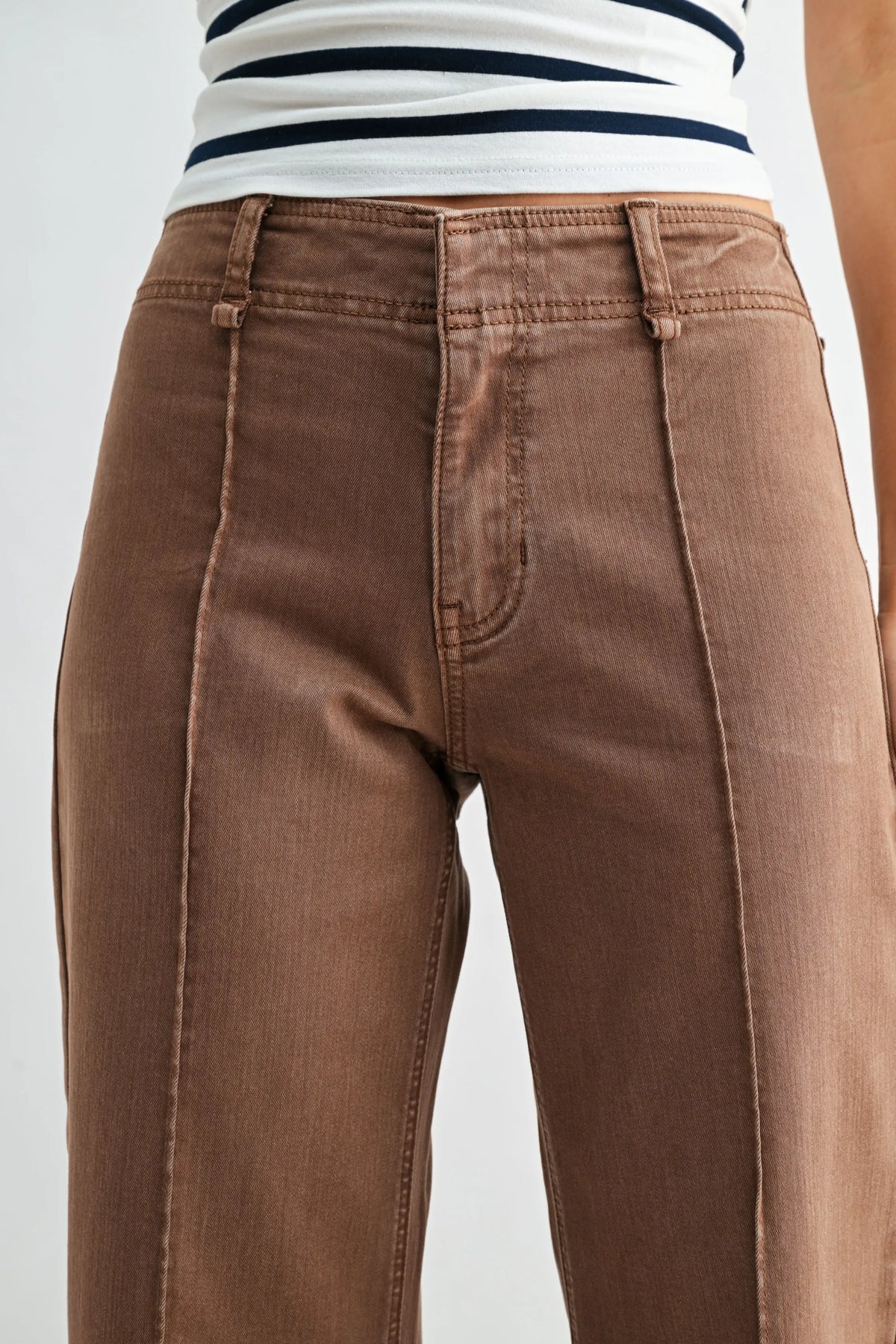 Brown mid rise twill wide leg trouser pant denim with straight-leg cut and visible stitching details
