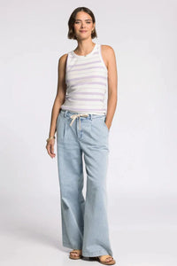 Edlin basic tank with light blue wide-leg denim pants