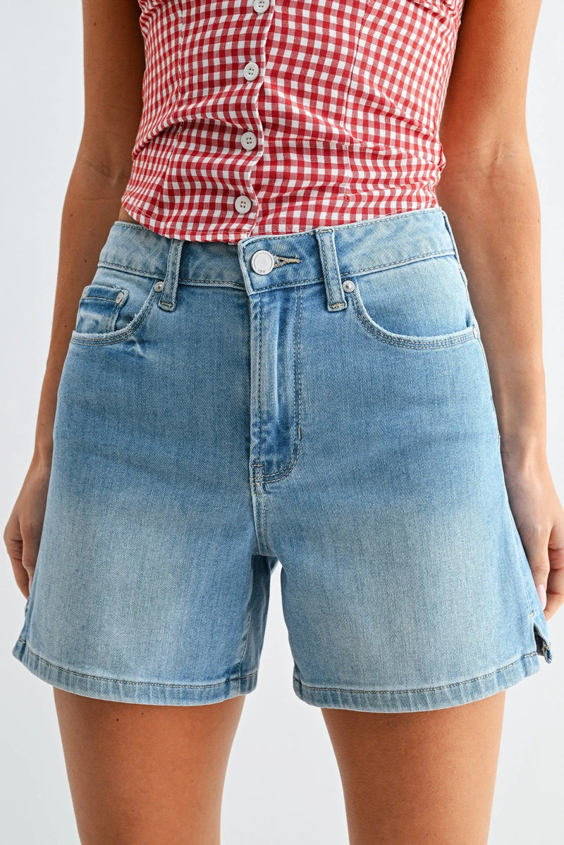 Mid rise walking denim shorts with high-rise waist and slit