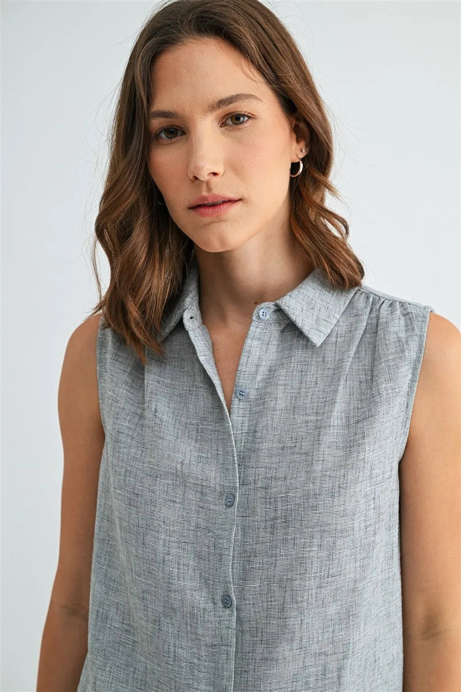 LINEN BUTTON DOWN SLEEVELESS SHIRT