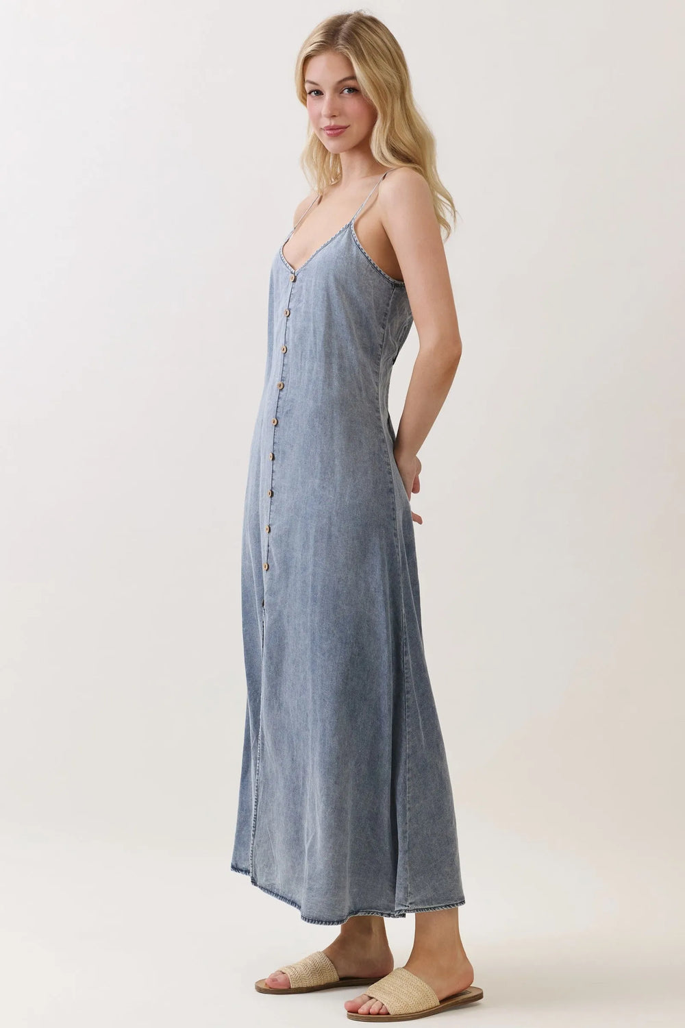 Denim Tencel Flowy Maxi Dress in Light Blue MEDIUM WASH / LARGE
