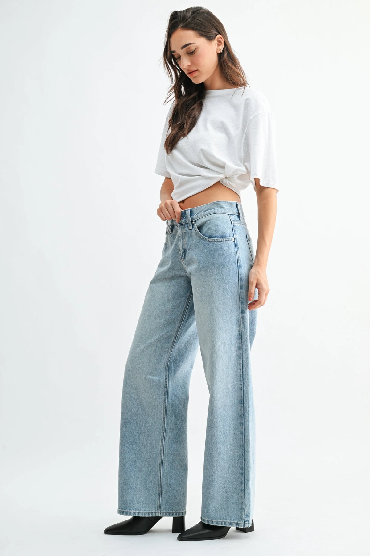 LOW RISE BAGGY WIDE LEG DENIM JEANS