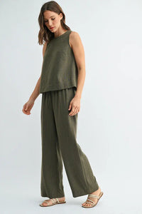 Olive green ribbed linen sleeveless top and elastic waist tie wide-leg pants set in stripe pattern