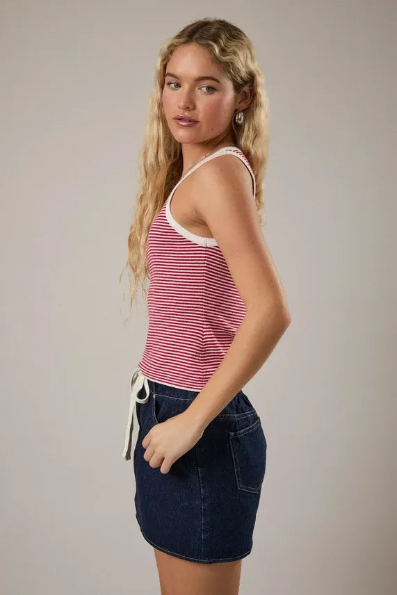 Contrasted striped tank top in red and white with white trim neckline made from lightweight fabric for casual wear
