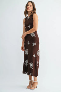 Embroidery sleeveless midi dress in brown with white floral embroidery ideal for elegant casual wear