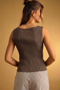 Sleeveless dark gray viscose ribbed knitted top with rounded neckline and fitted silhouette for boho chic clothing