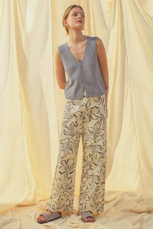 Soft gray knitted sleeveless vest with floral print stretch wide leg pants