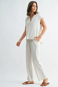 V NECK SHORT DOLMAN SLEEVE BLOUSE