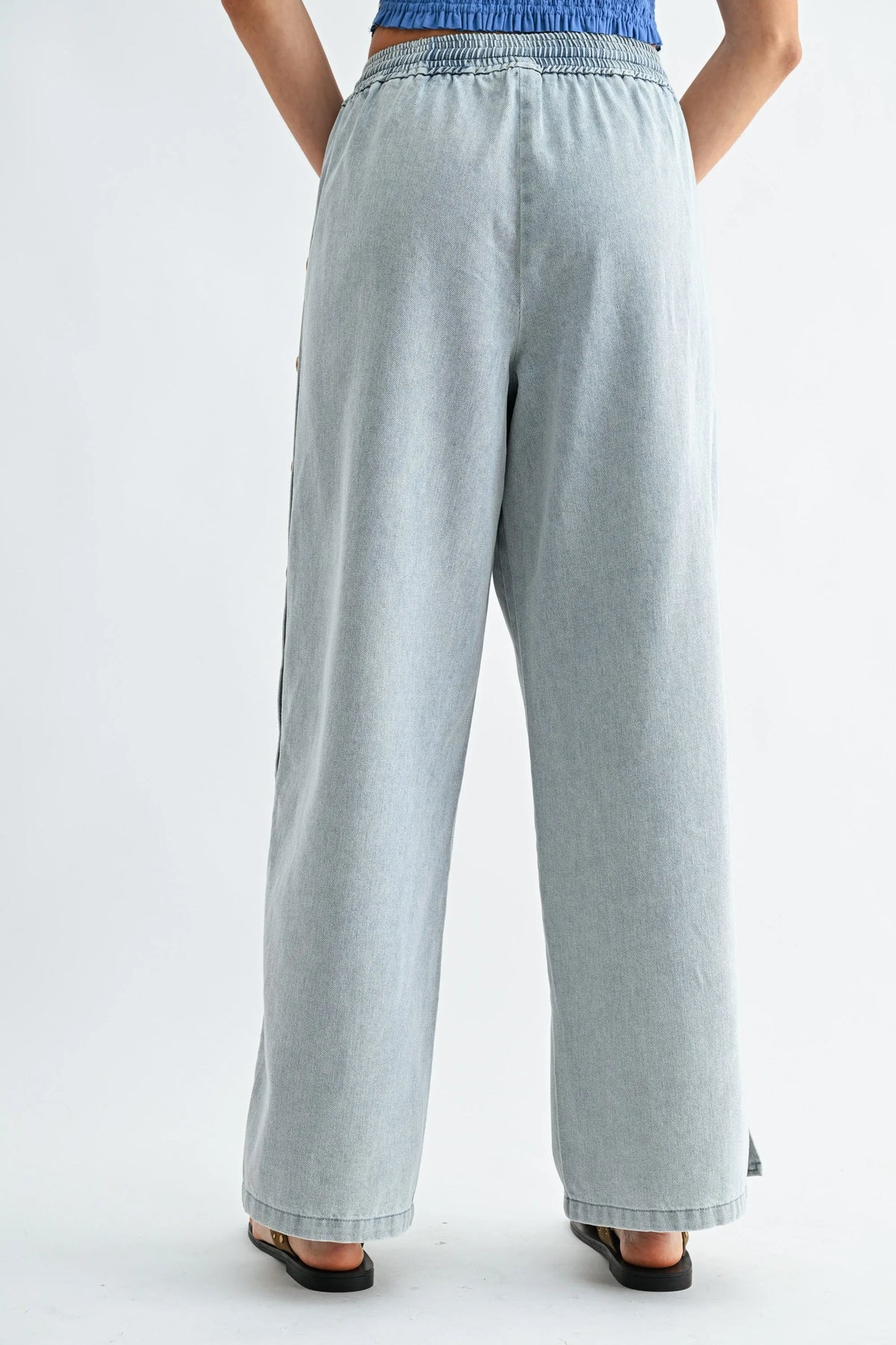 WIDE LEG WASH SIDE BUTTON DENIM