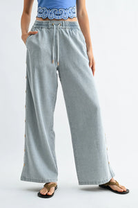 WIDE LEG WASH SIDE BUTTON DENIM