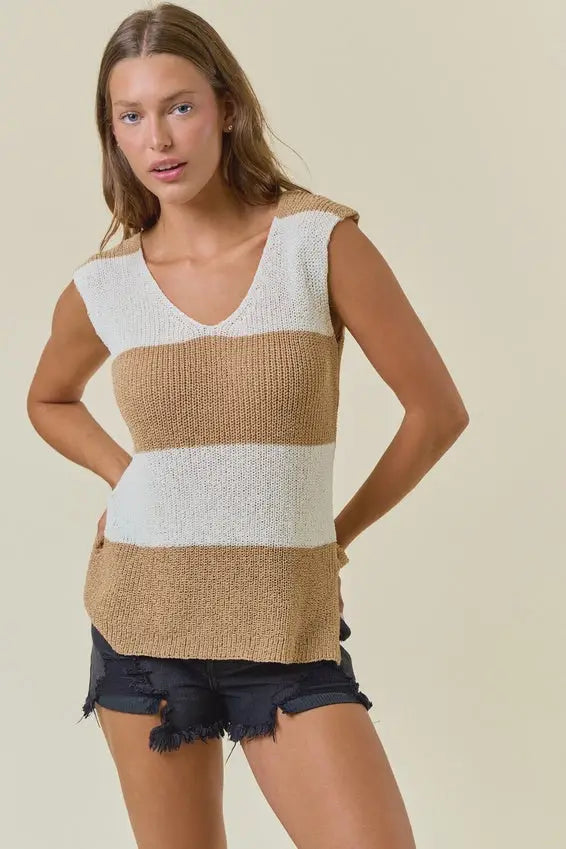 A women’s sleeveless knit scoop neck top with beige and white horizontal slit striped design for boho chic style