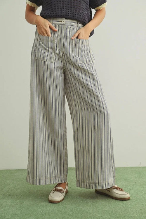 Stripe print pocket front pants with gray white vertical stripes