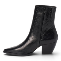 CATY LEATHER POINTED TOE WESTERN ANKLE BOOTIES