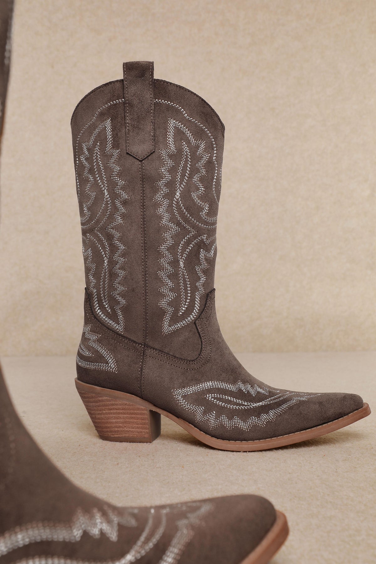 TESSA EMBROIDERED POINTED TOE WESTERN COWGIRL BOOTS