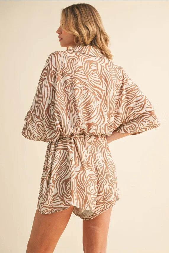 Beige and brown abstract print Zebra oversized shirt collar romper with ruffled sleeves