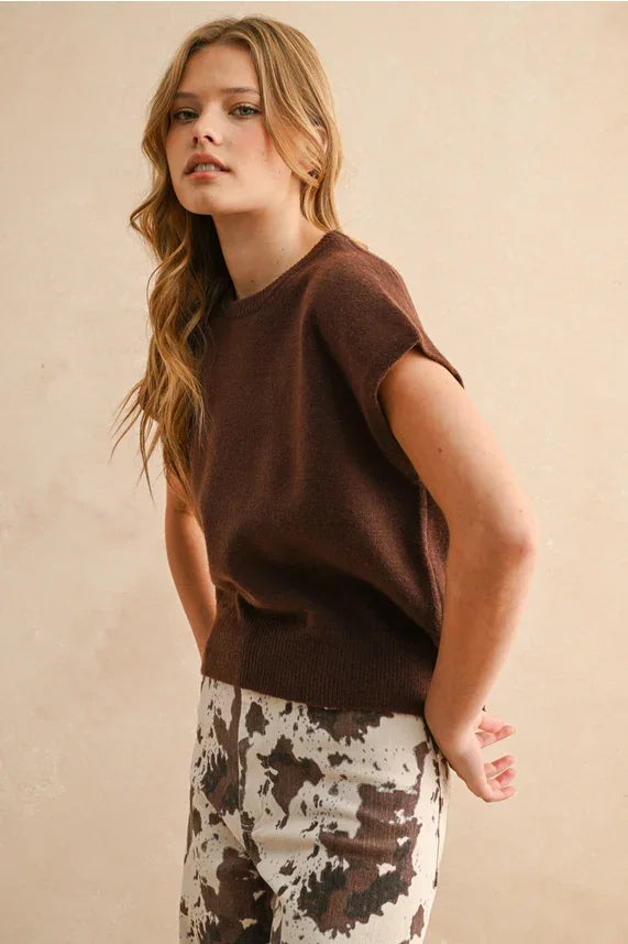 Loose fit short sleeve brown t-shirt with cow print pants