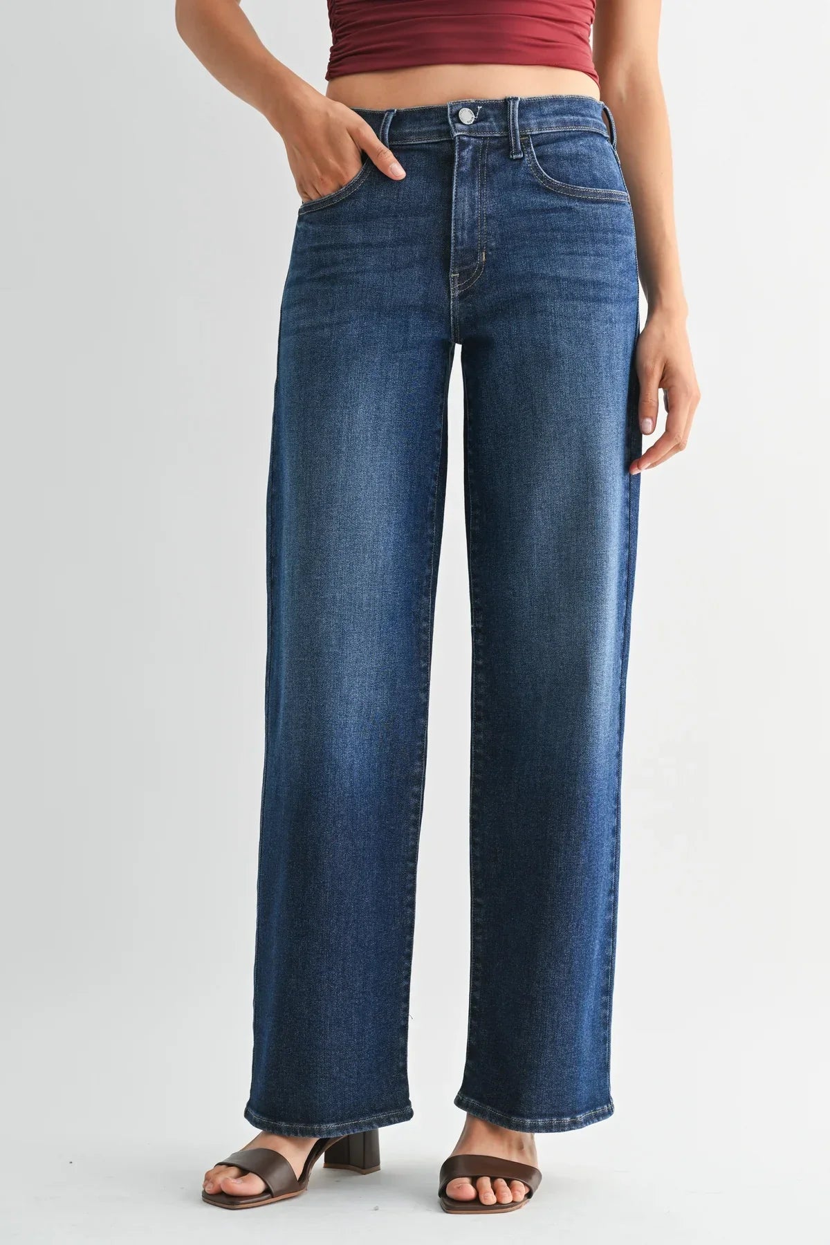 Mid rise loose straight regular hem dark wash Levi’s 501 jeans