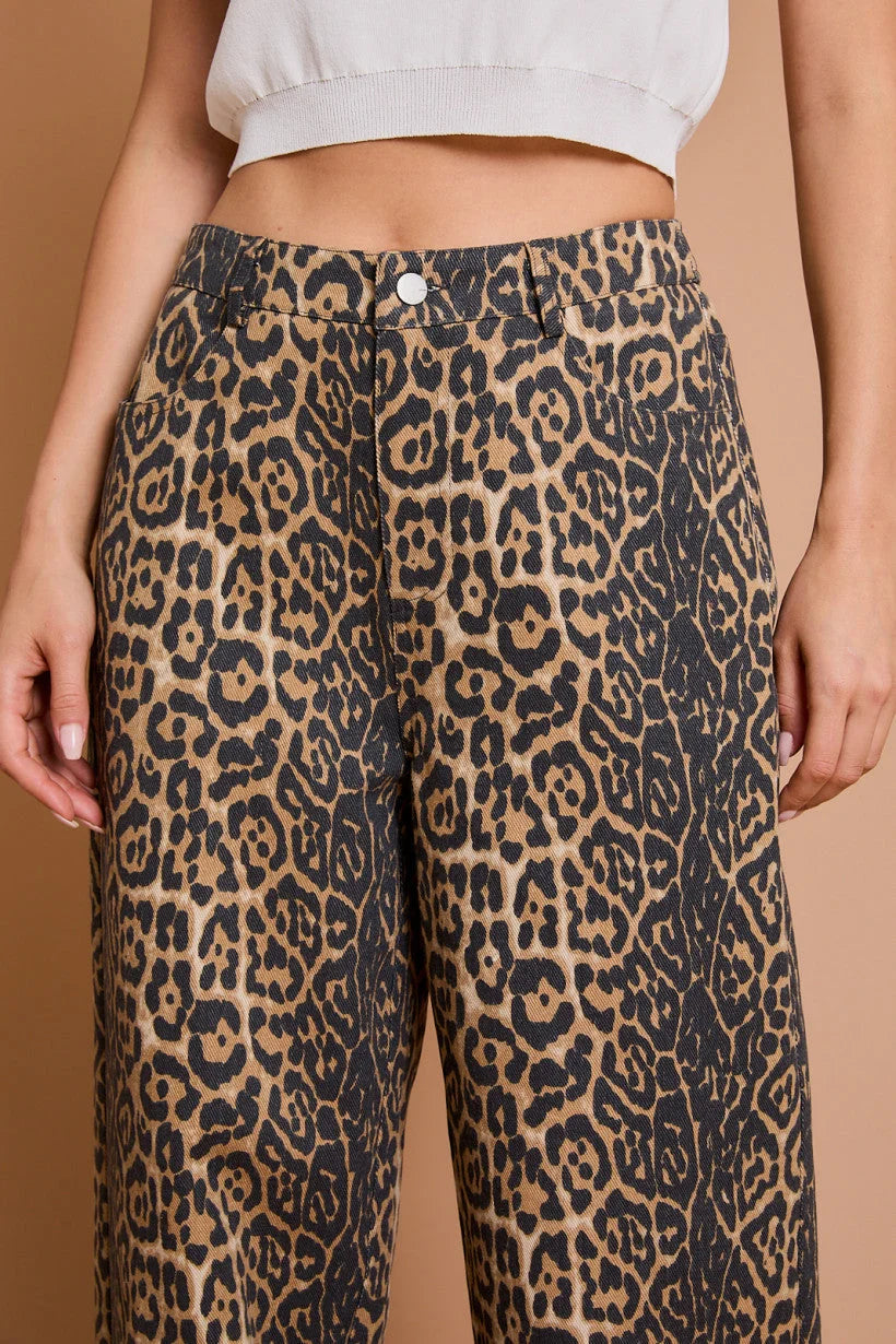 Animal print leopard wide-leg twill pants for stylish and trendy outfits