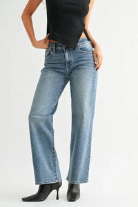 Loose low rise stretch straight denim jeans in light wash bootcut style