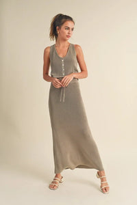 Long sleeveless taupe maxi dress with buttons, ideal for women’s boho chic clothing