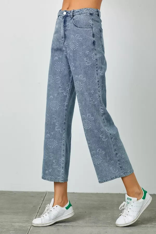 Wide-leg cropped jeans in light acid wash, perfect for a flowy boho look. PAISLEY DENIM PANTS