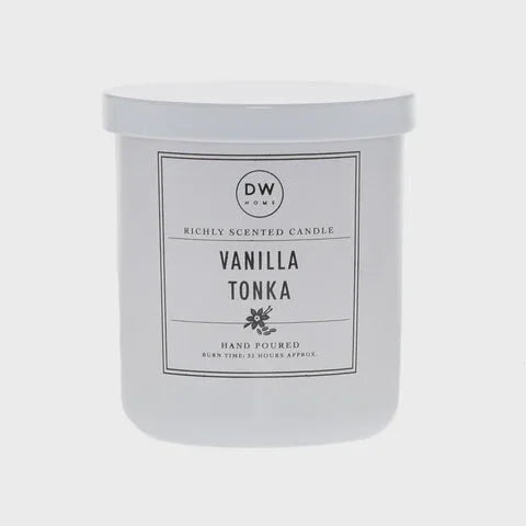 White Vanilla Tonka Candle jar from DW, perfect for a boho and free spirit ambiance